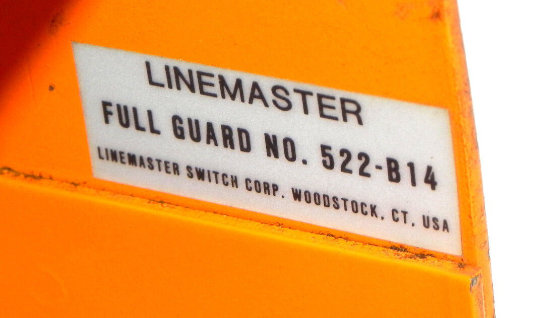 LINEMASTER 522-B14 FOOTSWITCH GUARD W/ 492-S COMPACT 522B14