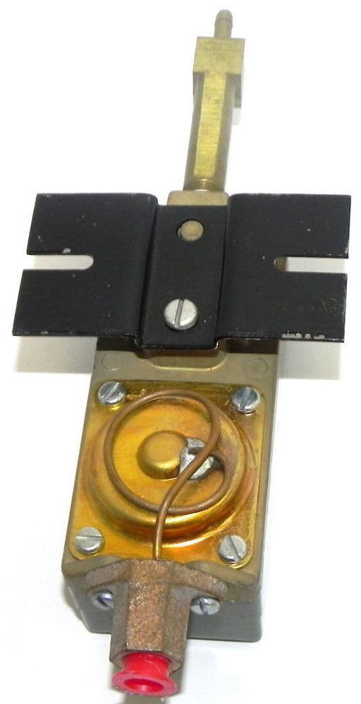 NEW JOHNSON CONTROLS P-5210-1 TRANSMITTER 30HC-30PSI 102 TO 207 kPa