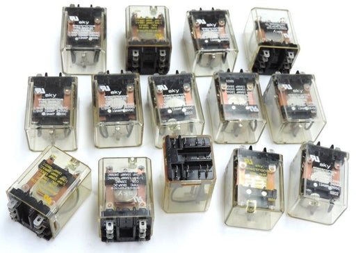 LOT OF 14 SKY SKAP-2C-120VAC POWER RELAYS PLUG IN 13A, 2POLE 120VAC SKAP2C120VAC