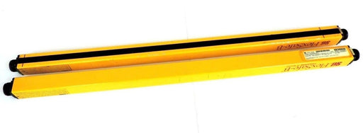 LOT OF 2 STI FS4324B-2X-3 LIGHT CURTAIN TRANSMITTERS 42675-0140 FS4300B-2