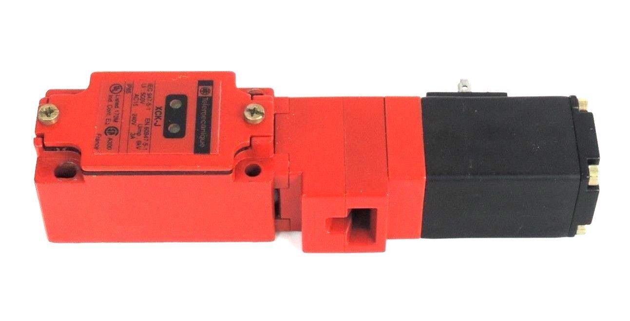 TELEMECANIQUE XCK-J5951F0H4 SAFTEY INTERLOCK SWITCH XCKJ5951F0H4 W/ 100V DC COIL