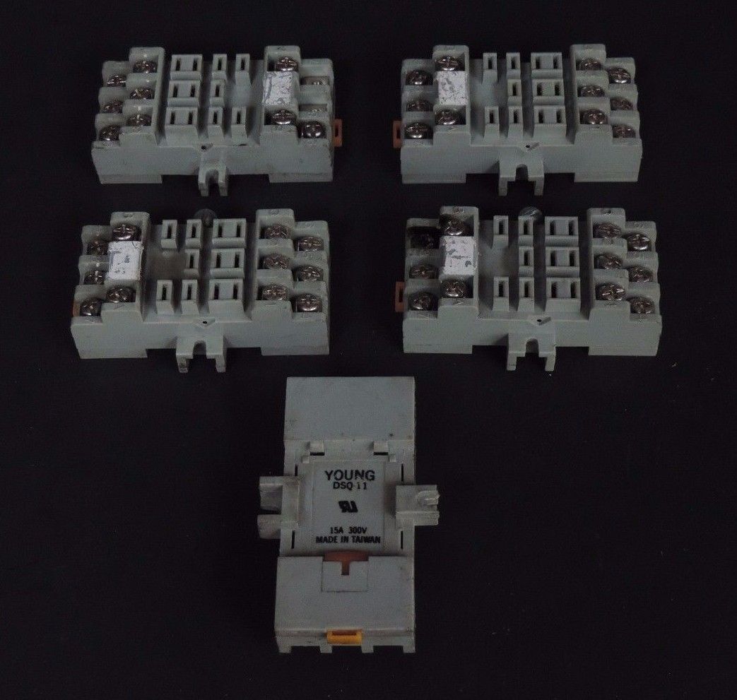 LOT OF 5 YOUNG INDUSTRIES DSQ-11 RELAY SOCKETS 10/15A 300V DSQ11
