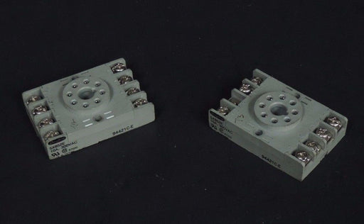 LOT OF 2 DAYTON 5X852E RELAY SOCKETS 10A 300VAC 94421C-E