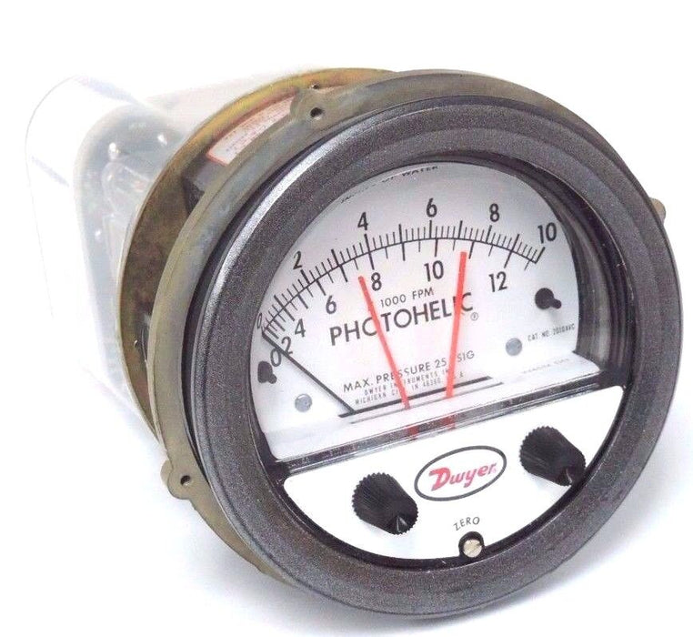 NIB DWYER 3010-AV PRESSURE GAUGE PHOTOHELIC 3010AV, 0-10IN OF WAER 25PSIG