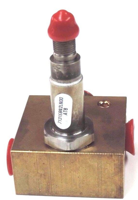 NIB HONEYWELL 7131EBN2LN00 SKINNER 3-WAY SOLENOID VALVE 1/4'' NPT TYPE: 7131E