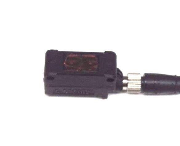 KEYENCE PZ-G51CT PHOTOELECTRIC TRANSMITTER 10-30VDC, PZG51CT