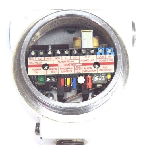 NEW EAGLE GENELCO GPE1AG0080P TRANSMITTER 120VAC 5S 30VDC 1000PSI MAX 11" STEM