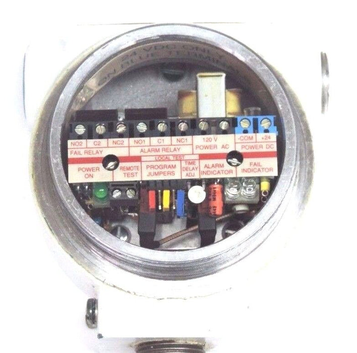 NEW EAGLE GENELCO GPE1AG0080P TRANSMITTER 120VAC 5S 30VDC 1000PSI MAX 11" STEM