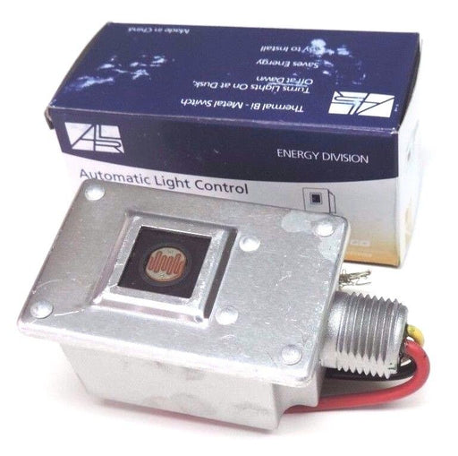 LOT OF 2 NEW TYCO AT-168 AUTOMATIC LIGHT CONTROLS FIXED BASE AT168, 208-277 VAC