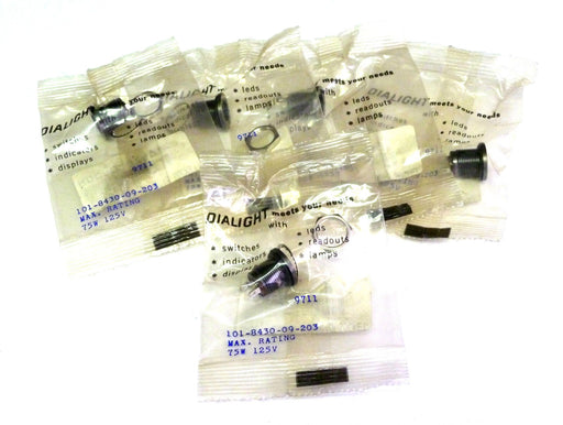 LOT OF 5 NEW DIALIGHT 101-8430-09-203 LAMP SOCKETS 75W, 125V, 101843009203