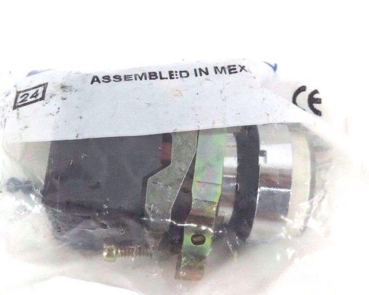 NIB TELEMECANIQUE XB4BW11G5 22MM ILL EXTENDED PUSH BUTTON 120V WHITE 04867