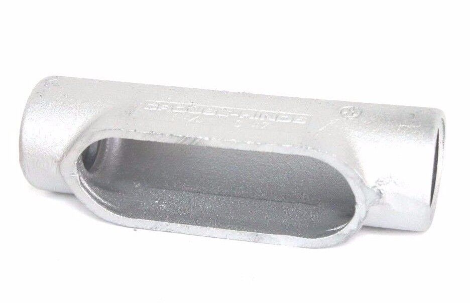 NEW COOPER CROUSE HINDS C47 CONDUIT BODY FORM C, 1-1/4"