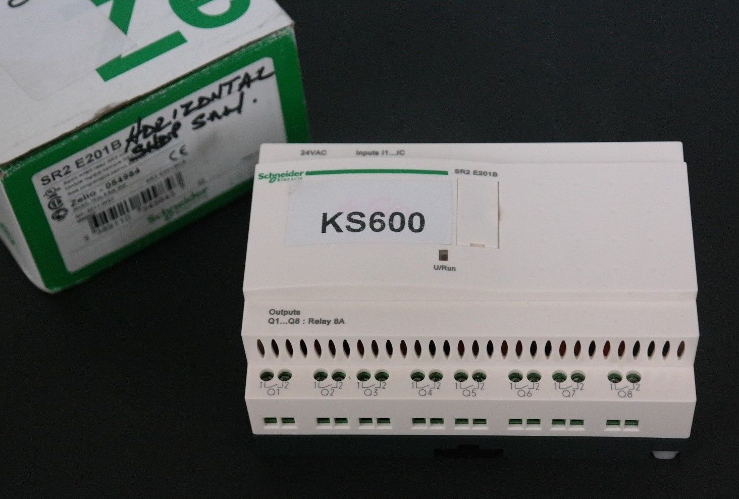 NIB SCHNEIDER SR2 E201B BASIC SMART RELAY LOGIC MODULE W/ CLOCK 054984 88960034