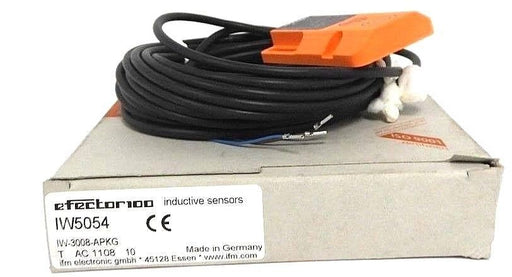 NIB IFM EFECTOR IW5054 PROXIMITY SWITCH INDUCTIVE IW-3008-APKG, 10-36 VDC