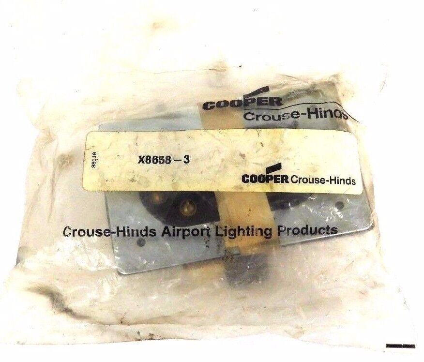 NEW COOPER CROUSE HINDS X8658-3 FEMALE RECEPTACLE X86583