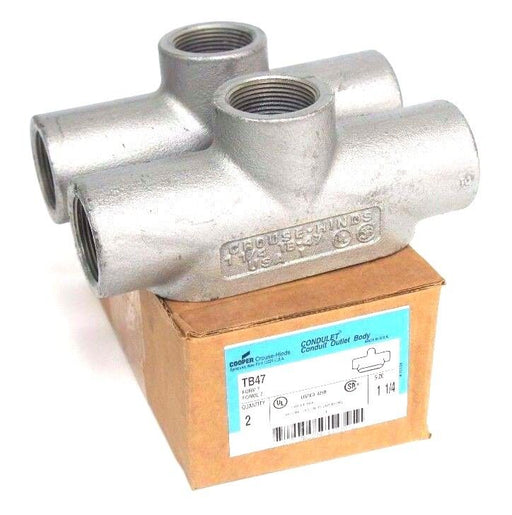 NIB COOPER CROUSE HINDS TB47 CONDUIT BODY OUTLET BOX FORM 7, 18.5 CU IN, 1-1/4"