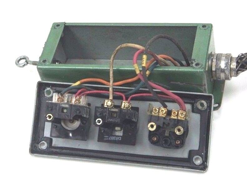 HOFFMAN E-3PB ENCLOSURE PENDANT STATION W/ ALLEN BRADLEY 800T-A SER. T & CABLE