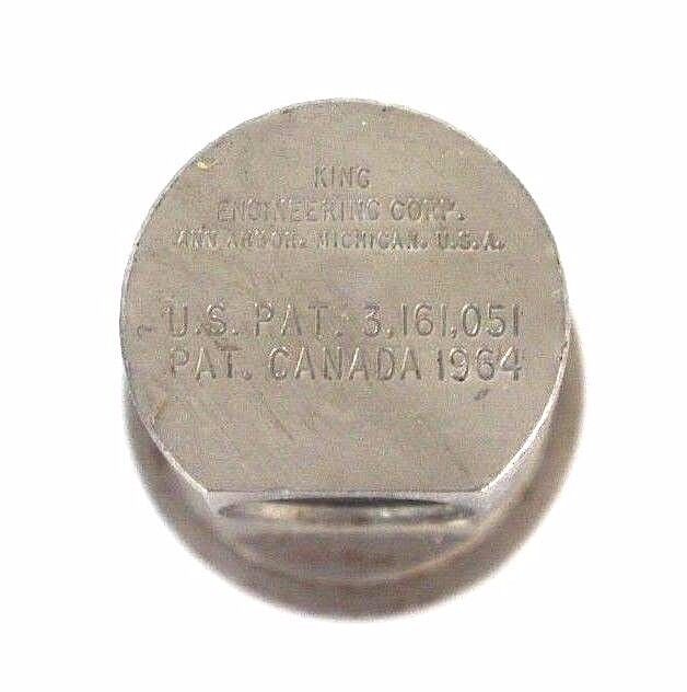 LOT OF 7 KING ENGINEERING CORP. TANK MOUNT FITTINGS PAT NO. 3.161.051