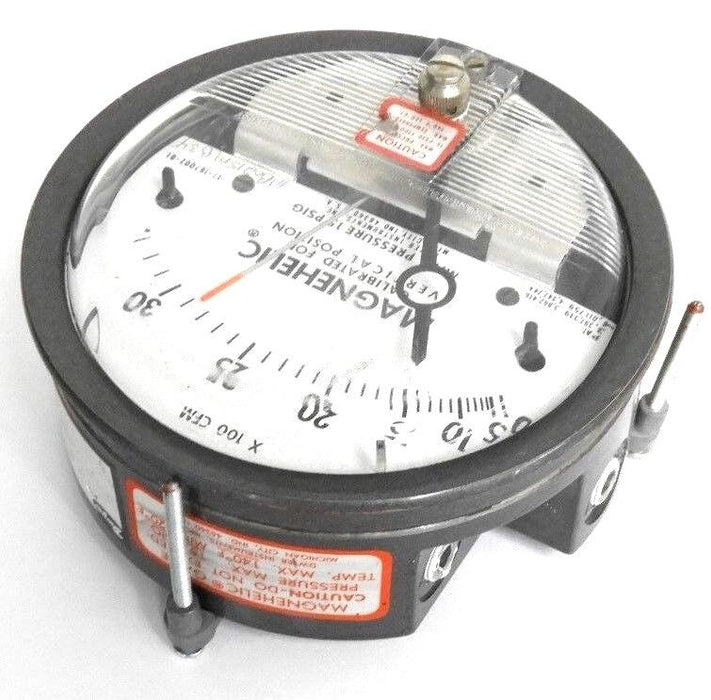 DWYER 12-167002-01 PRESSURE GAUGE 15 PSIG 1216700201
