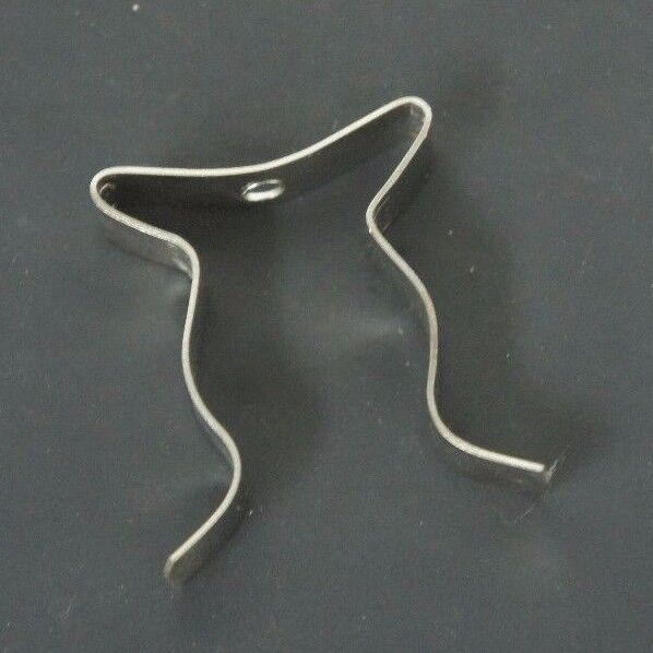 LOT OF 33 MINERALLAC 1/2" RIGID CONDUIT PIPE HANGERS