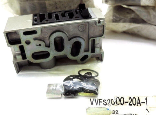 LOT OF 6 NEW SMC VVFS2000-20A-1 PNEUMATIC VALVE MANIFOLDS W/ HARDWARE VVFS200020
