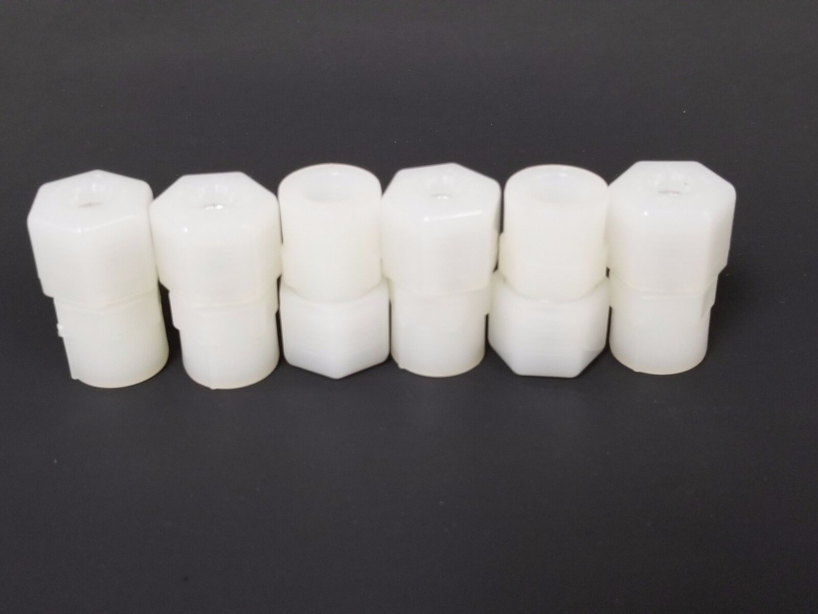 LOT OF 5 NEW MCMASTER-CARR 50775K306 DURABLE WHITE NYLON TUBE FITTING ADAPTERS