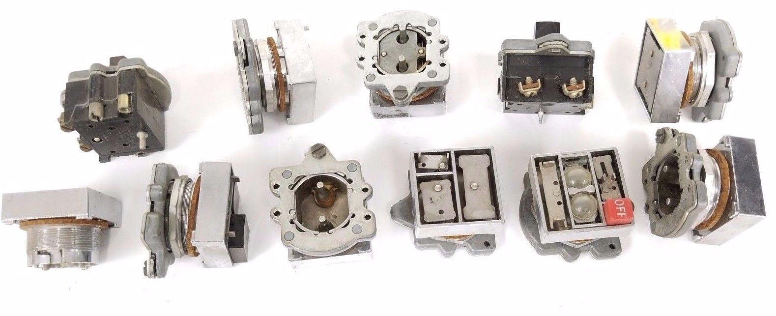 LOT OF 11 CUTLER-HAMMER MISCELLANEOUS PUSH BUTTONS / HARD WARE