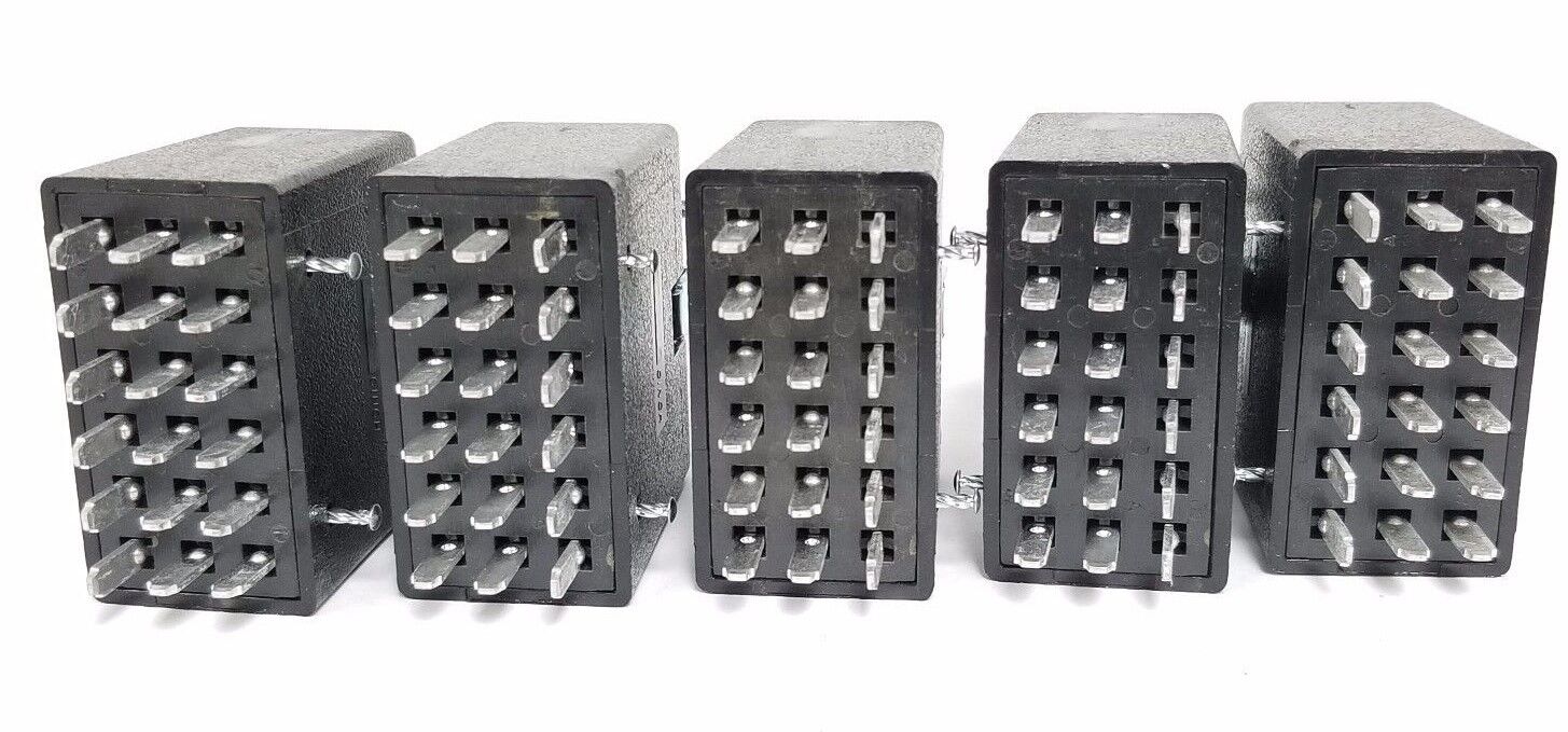 LOT OF 5 NEW BEAU CINCH 39F288 PLUG & SOCKET CONNECTORS