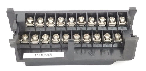 GE FANUC 44D750121 TERMINAL BLOCK 16-CHANNEL, 20 POS. 24VDC (CHIPPED CORNER)