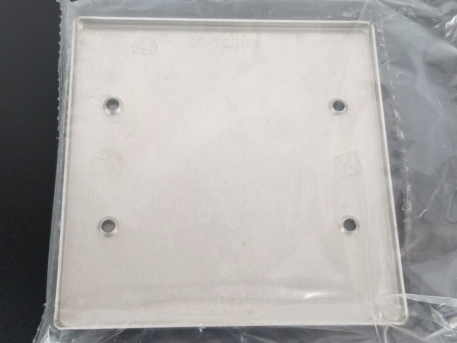 BOX OF 10 NEW HUBBELL KILLARK 2FB STAMPED ALUMINUM BLANK COVERS (2 GANG)