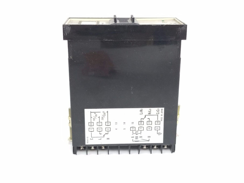 RKC DB-480B2C-M TEMPERATURE CONTROLLER 0-499 DEG. C, 110-220V, DB480B2CM