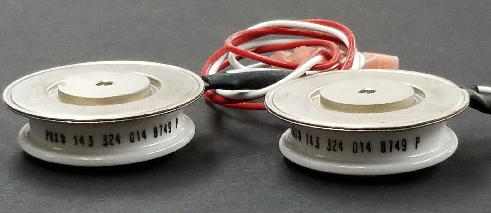 LOT OF 2 PRX 143-324-014 VARISTORS MINI 2WIRE CONNECTION 143-324-014 8749 P