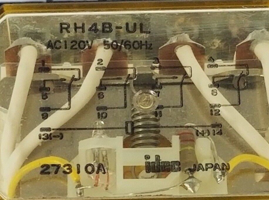 ALLEN BRADLEY 700-HN139 RELAY BASE SER. A W/ RH4B-UL RELAY