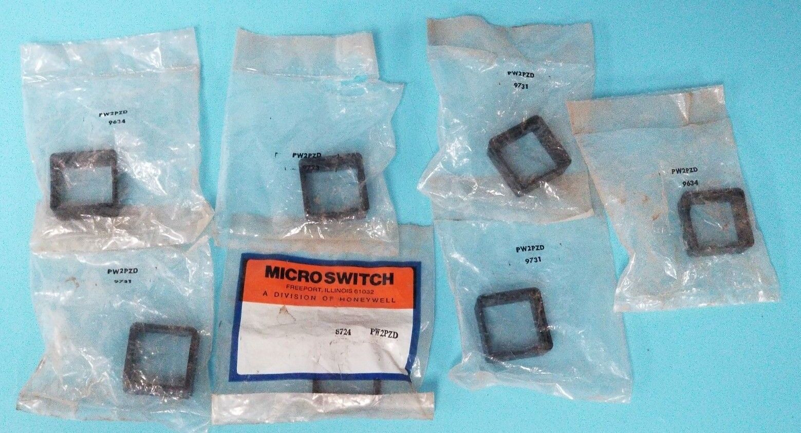 LOT OF 7 NEW HONEYWELL MICROSWITCH PW2PZD PUSHBUTTON GUARDS