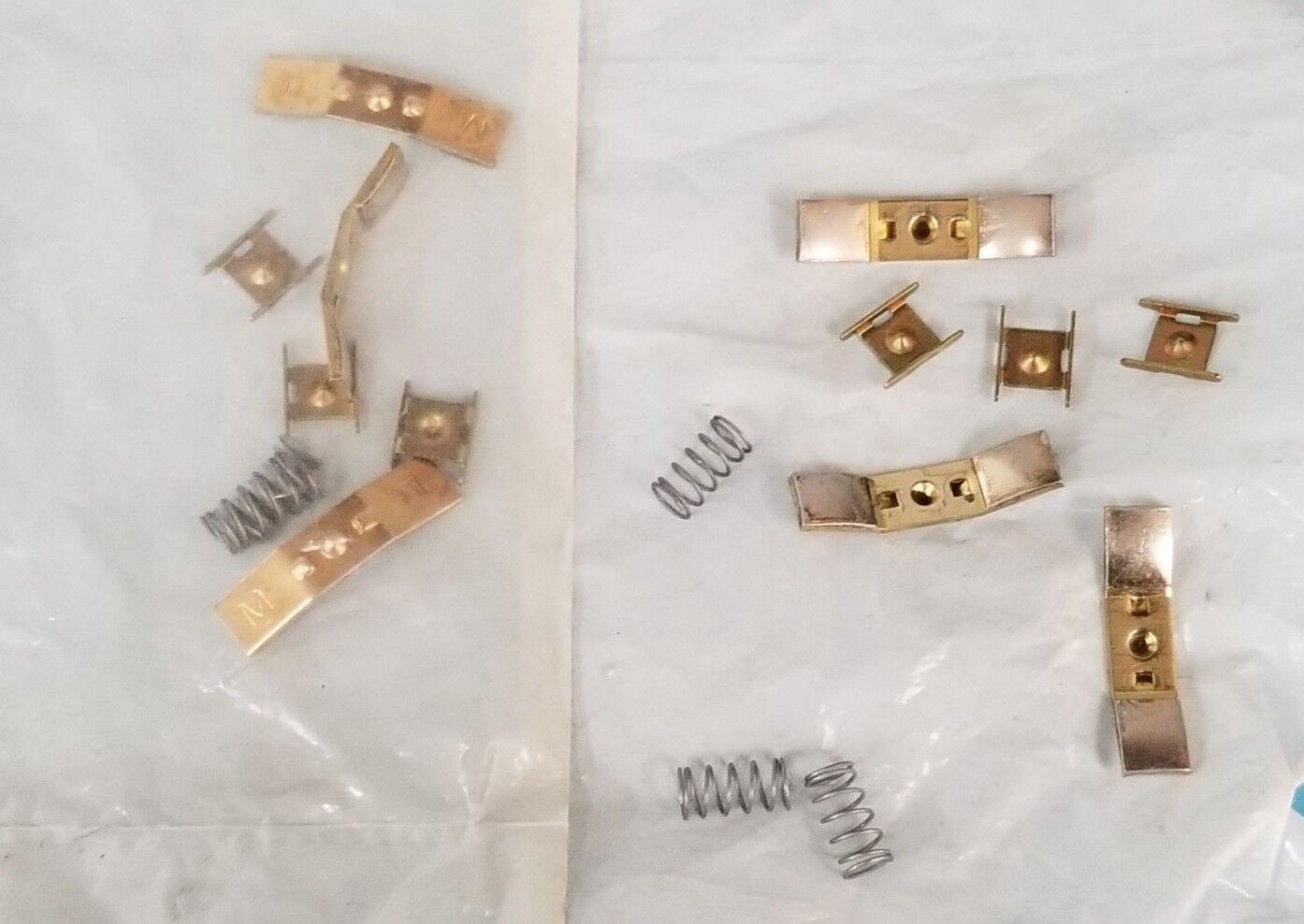 LOT OF 2 NEW SQUARE D CONTACT KITS (UNKNOWN PART NUMBER)