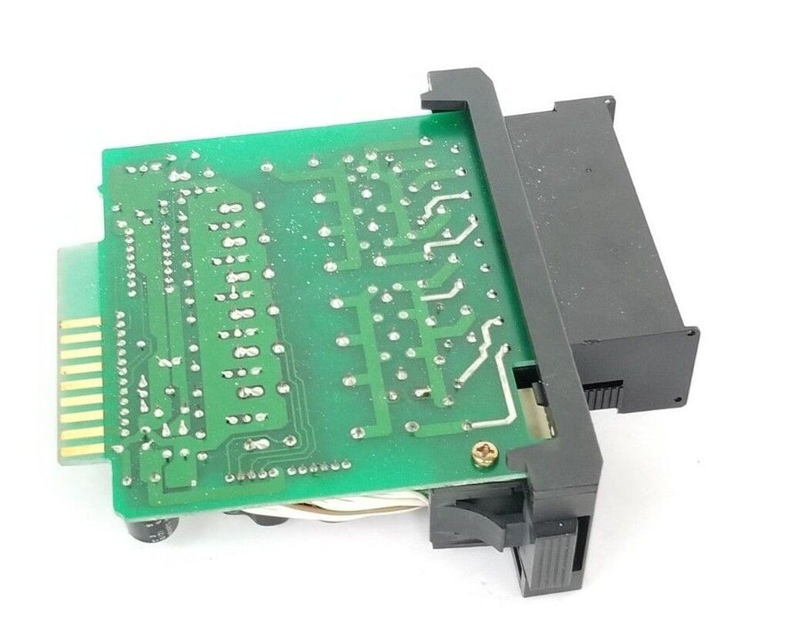 GE FANUC IC610MDL179A OUPUT MODULE 115/230VAC OUTPUT MODULE, MISSING DOOR