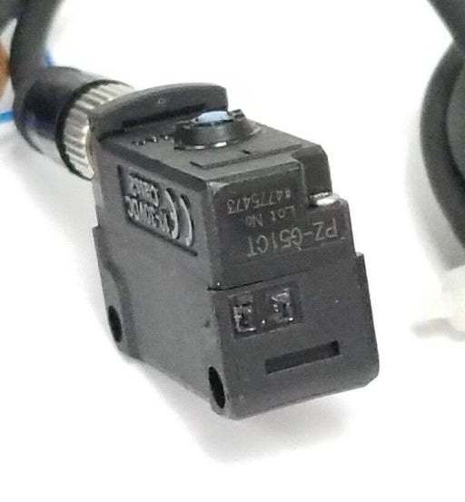 LOT OF 2 KEYENCE PZ-G51CT PHOTOELECTRIC TRANSMITTERS 10-30VDC