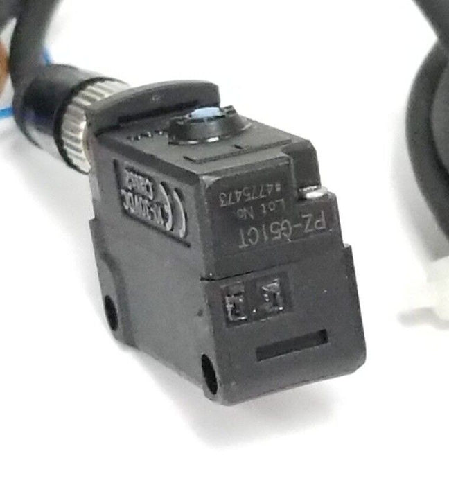 LOT OF 2 KEYENCE PZ-G51CT PHOTOELECTRIC TRANSMITTERS 10-30VDC