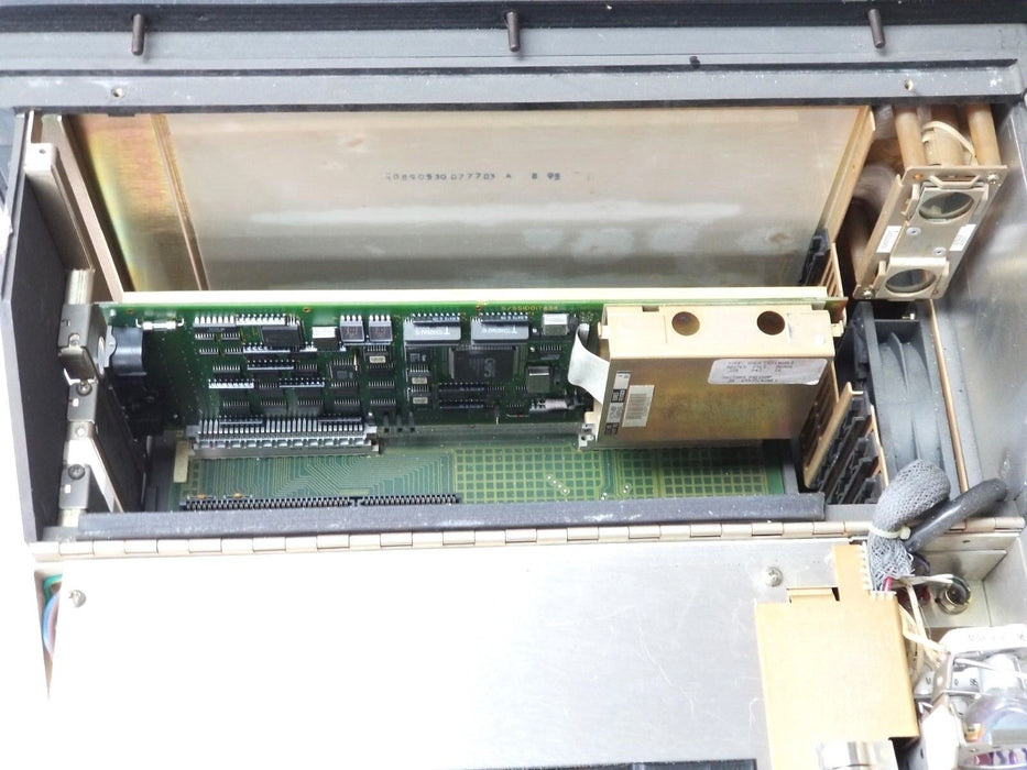 ALLEN BRADLEY 6170-ECCD1A1EBZZ INDUSTRIAL COMPUTER WORKSTATION SER. A T70