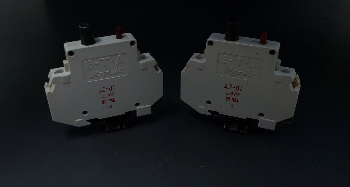 LOT OF 2 E-T-A MAGNETIC 42-01 CIRCUIT BREAKERS 250VAC, 1POLE, 4201