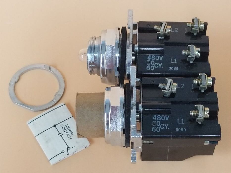 LOT OF 2 NIB CUTLER HAMMER 10250T224 PRETEST LIGHT PUSHBUTTONS 480V 50-60HZ