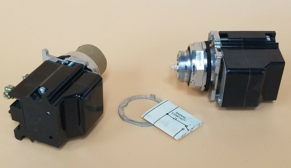 LOT OF 2 NIB CUTLER HAMMER 10250T224 PRETEST LIGHT PUSHBUTTONS 480V 50-60HZ