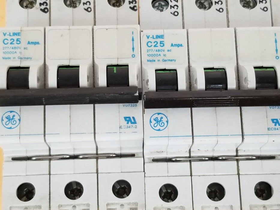 LOT OF 3 GENERAL ELECTRIC V07325 CIRCUIT BREAKERS 277/480V 25A V-LINE C25