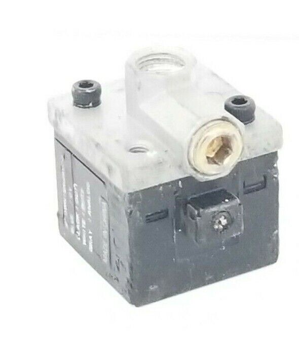 SUNX DP2-20 DIGITAL PRESSURE SENSOR DP220, 12 TO 24V DC W/O LEAD