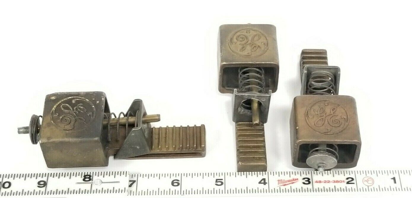 LOT OF 3 GENERAL ELECTRIC 4919813G03 BRUSH HOLDERS 3-1/2'' IN. X 1-1/2'' IN.
