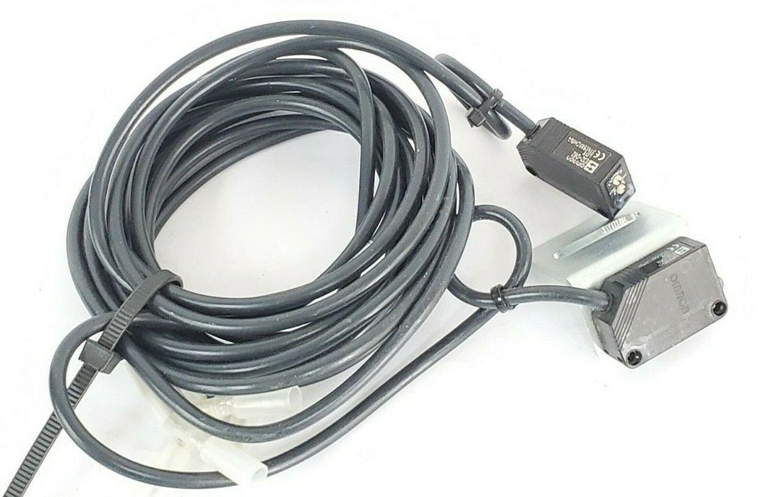 LOT OF 2 OMRON E3Z-D62 PHOTOELECTRIC SENSORS 2 METER RANGE NPN 12/24 VDC