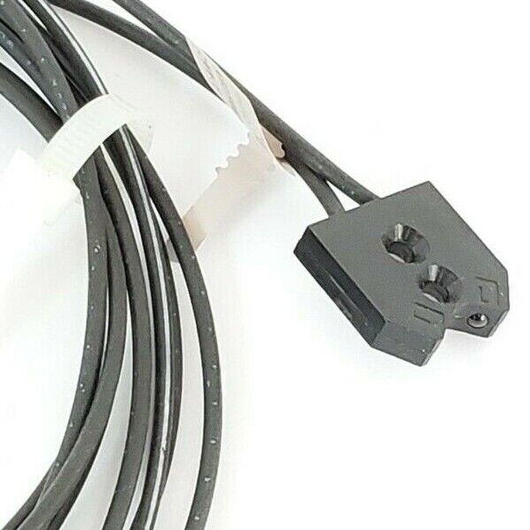 NEW OMRON E32-L25A EDGE SENS RT ANGL MOUNT, E32L25A