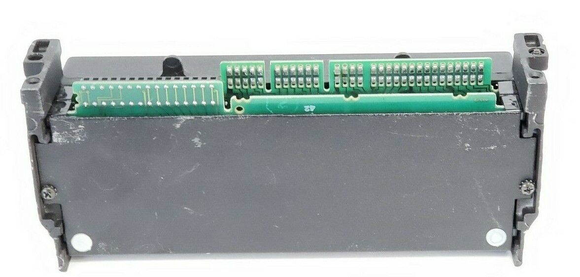 GE FANUC IC660EBD024 ELECTR. MODULE 2/24 VDC SOURCE I/O 32 CIRCUIT
