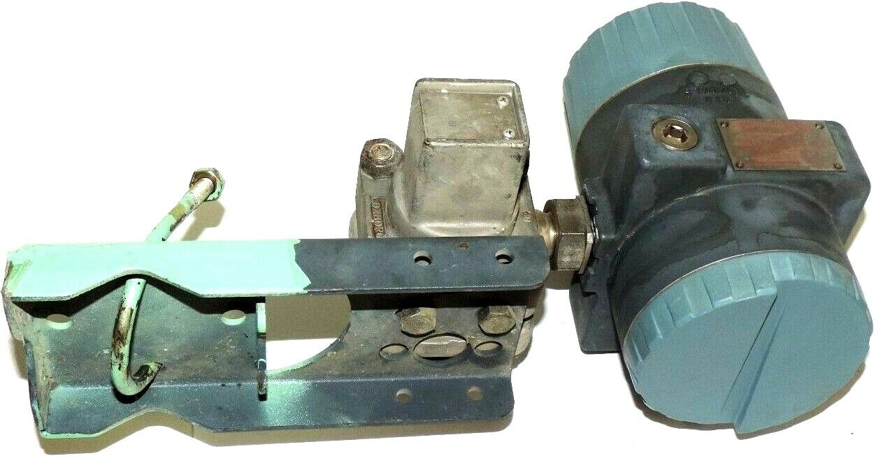 FOXBORO 821GM-DS1SH2-AM INTELLIGENT TRANSMITTER W/ L0121GT/C 820 TRANSMITTER