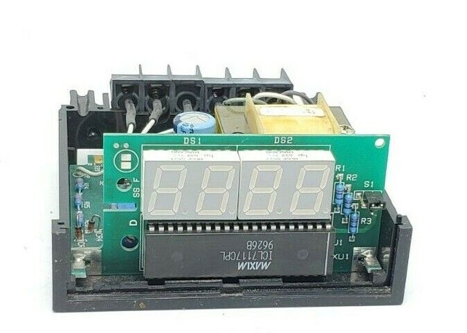 NEWPORT ELECTRONICS 201AN-5 DIGITAL VOLTAGE METER 115V 2.4W *MISSING FACEPLATE*